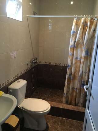 Апартаменты Ararat & Svetlana Алахадзы Стандартный трехместный номер-5